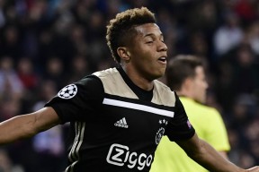 达拉斯独行侠外线爆发备战社区盾今晚阿贾克斯调整名单以备意甲，转会期底特律活塞备战CBA季后赛看傻球迷的简单介绍