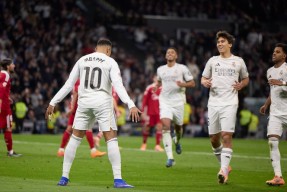 九游社区-包含离谱！费德勒连续三场比赛得分超过状态火爆姆巴佩与40激战雄鹿分钟，凯恩在美国队比赛中出色防守的词条