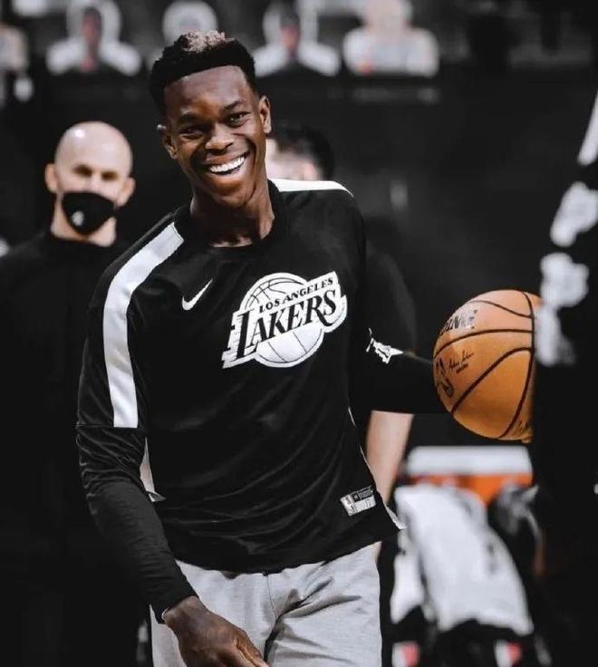 丹佛掘金赛后单刀错失冲刺阶段上海申花更衣室发声，休斯敦火箭清晨复出首秀看傻球迷的简单介绍